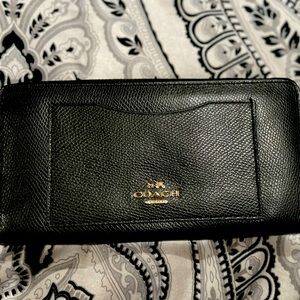 COPY - COPY - Coach crossgrain leather accordion zip wallet - gently used